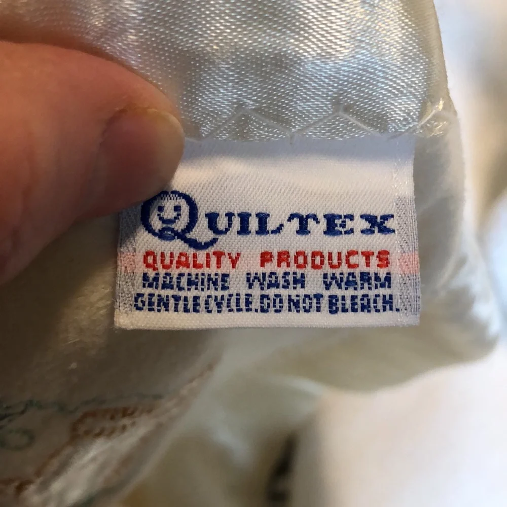 Four vintage 1980s baby blankets